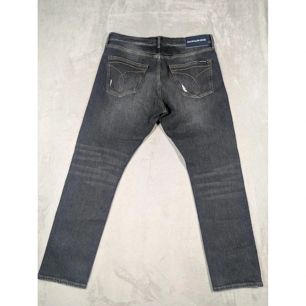 Calvin Klein Jeans  Mens 36x32 Gray CKJ 056 Athletic Taper Distressed Denim